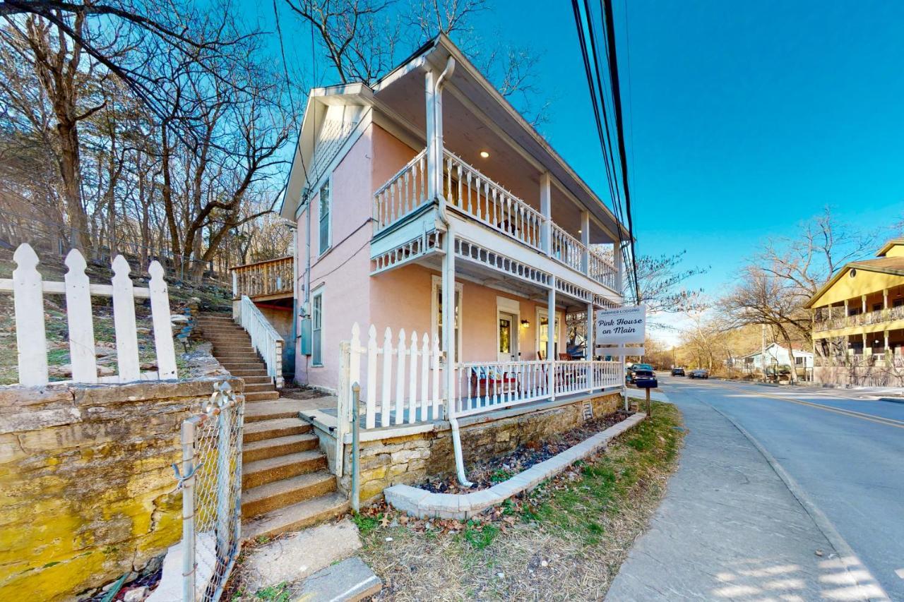 The Pink House On Main - Upper Apartment Eureka Springs Exterior foto